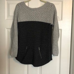 Two toned gray sweater